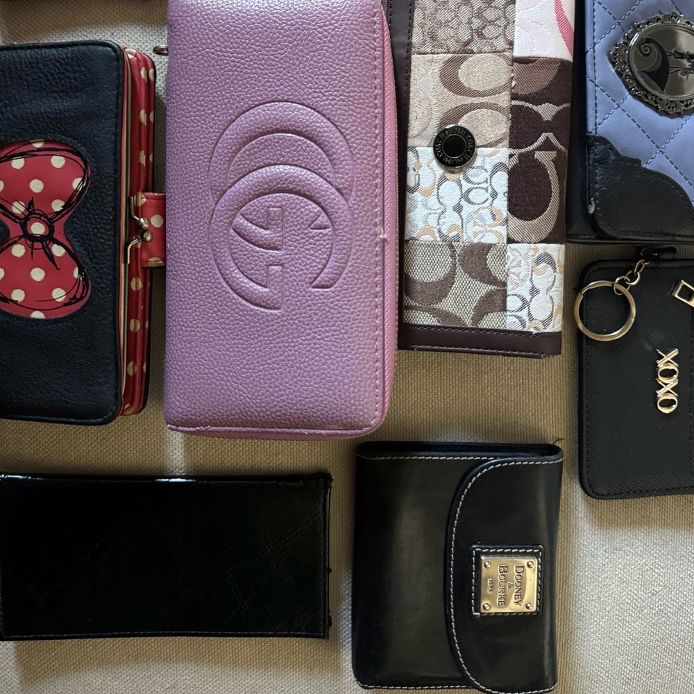 Assorted Wallet Bundle - Picture 6 of 9